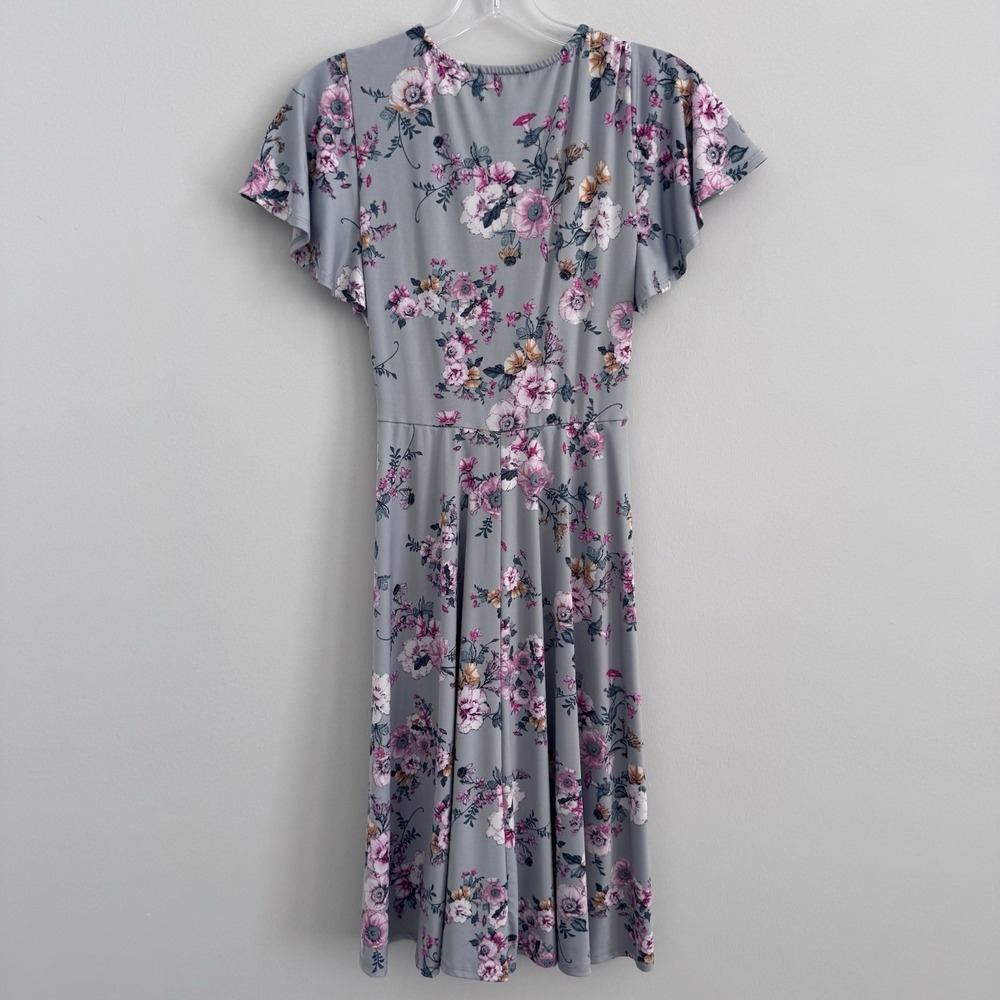 Paper Doll Women's Floral Wrap Dress Gray Pink Flutter Sleeve Size M - Picture 2 of 7